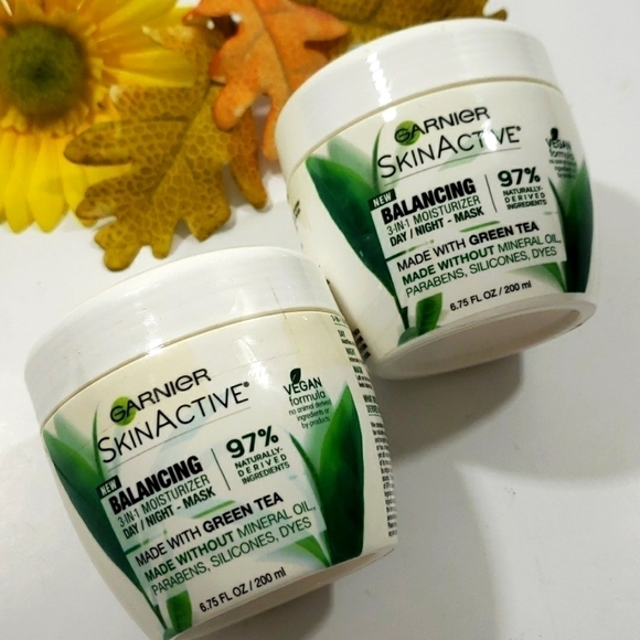 Garnier SkinActive Balancing 3 in 1 Moisturizer Day Night Mask Green Tea 6.75 oz - Picture 12 of 16